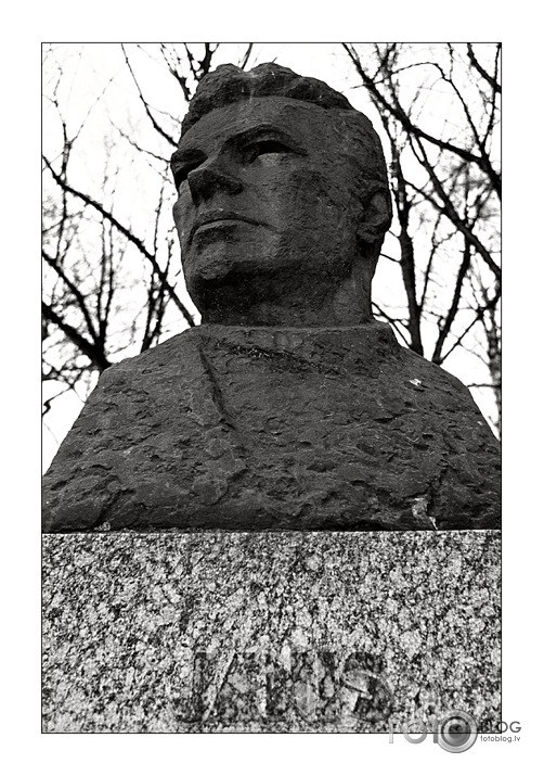 Seši Jāņi un Vladimirs.