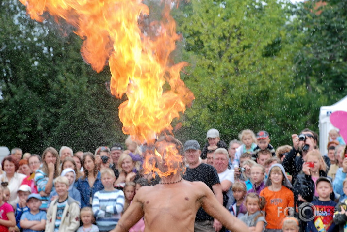 Rotaļas ar uguni