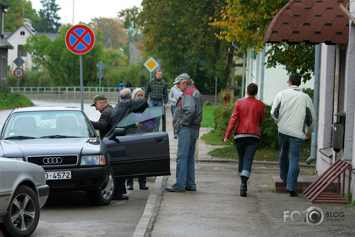 Pa Lāča takām ....