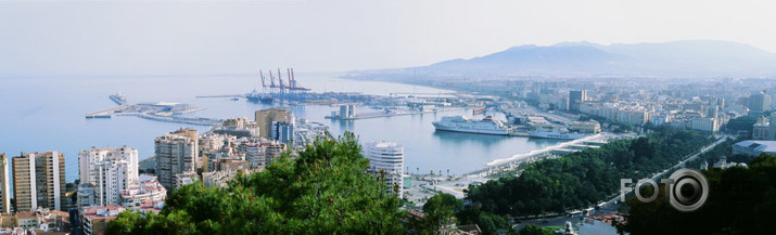 Malaga. Skats uz ostu un promenādi.