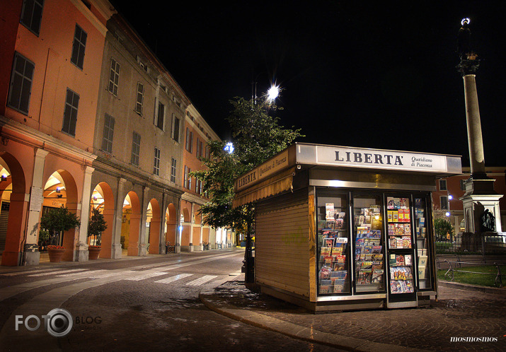 Piacenza, LIBERTA avīžu kiosks 