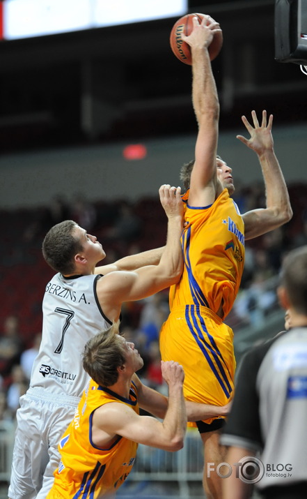 VEF-Khimki   71:90