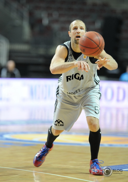 VEF-KRASNY OKTYABR 90:73