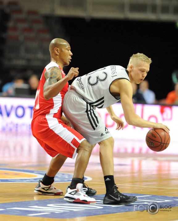 VEF-KRASNY OKTYABR 90:73