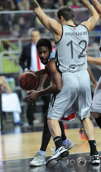 VEF-KRASNY OKTYABR 90:73