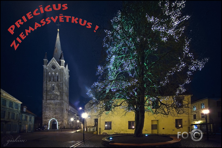 Priecīgus Ziemassvētkus !