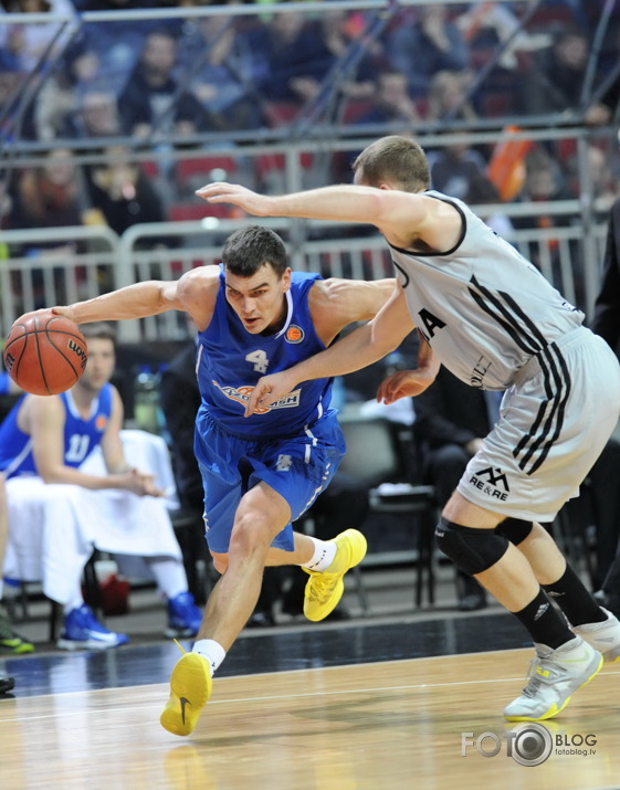 VEF-Azovmash 73:71