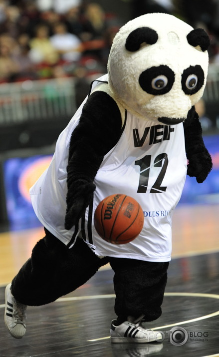 VEF-Azovmash 73:71