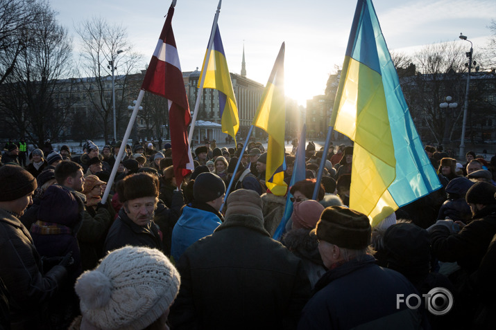 Mītiņš Ukrainas tautas cīņas atbalstam pie Brīvības Pieminekļa