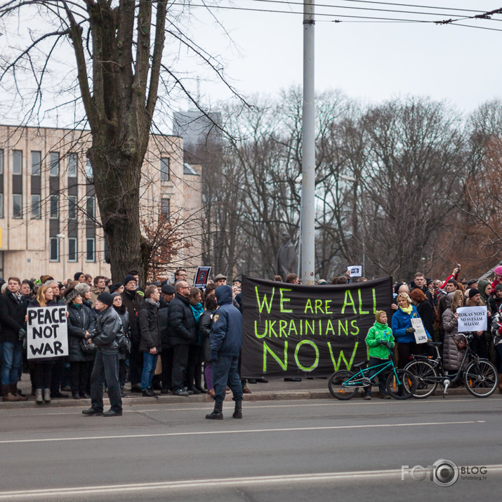 Pie RUS vēstniecības Rīgā 02.03.14.