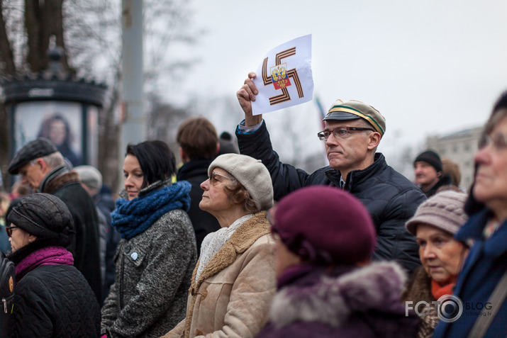 Pie RUS vēstniecības Rīgā 02.03.14.