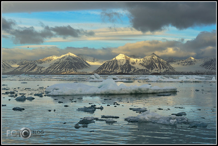 Kongsfjorden. Jūnija nakts