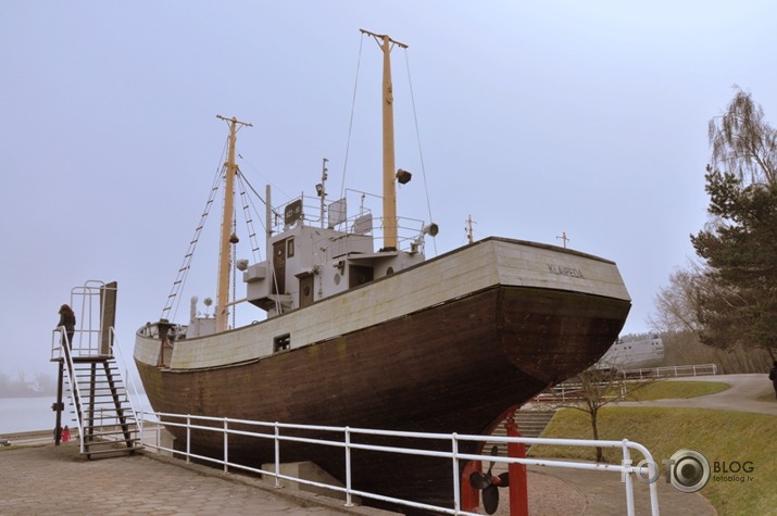 Senās zvejnieku laivas Kuršu kāpās