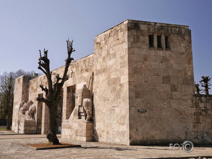 monumentālisms latviešu tēlniecībā