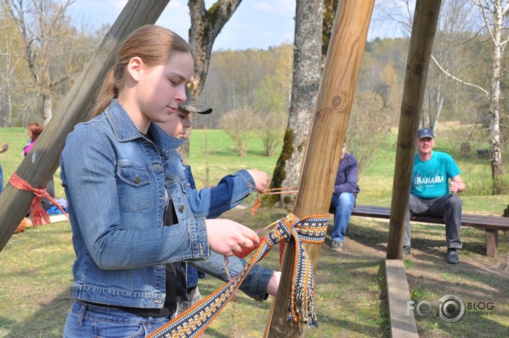 Lieldienas Turaidas muižā: Šūpoļu iešūpošanas rituāls