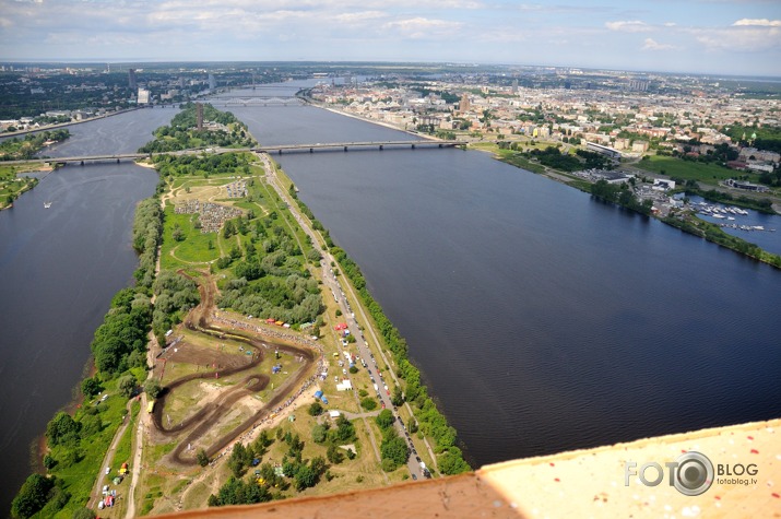 Skats no visaugstākā balkona Rīgā