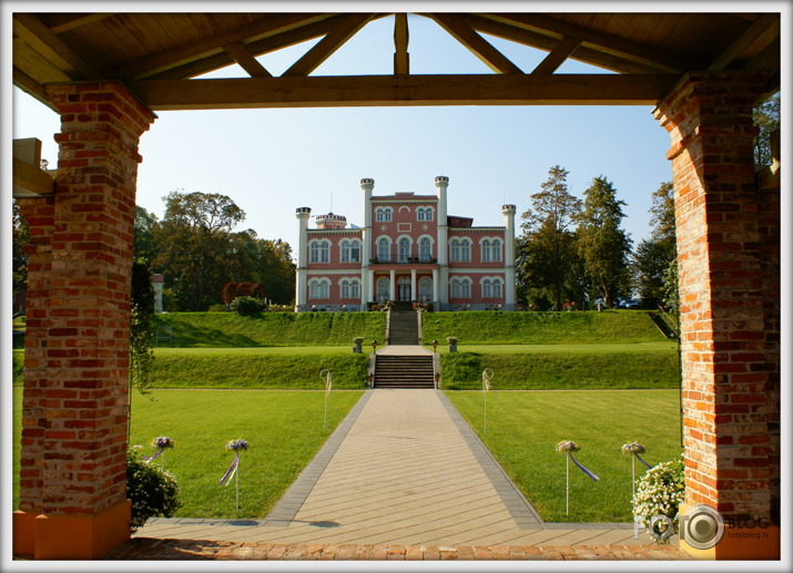 Bīriņi pils parks