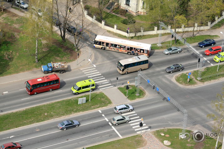 uz Panorama Plaza jumta