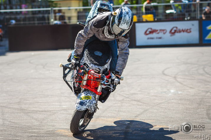 "Ghetto Streetbike Freestyle"