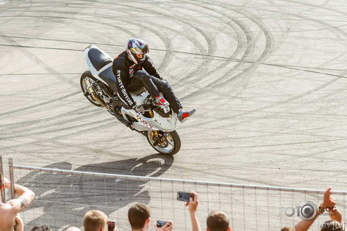 "Ghetto Streetbike Freestyle"