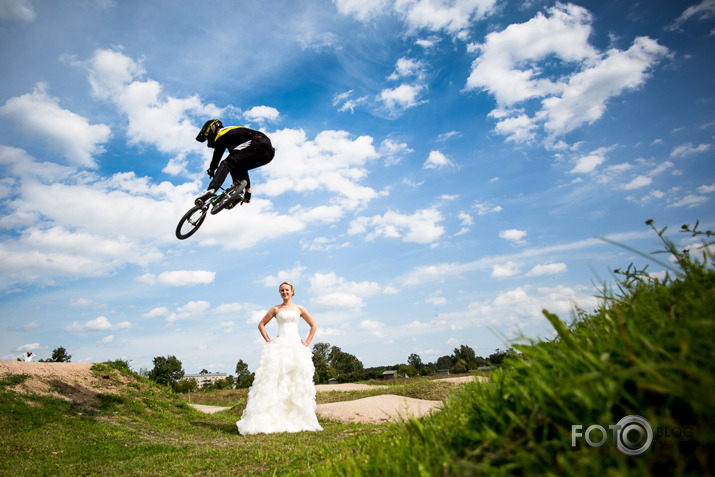 BMX un kāzu kleita