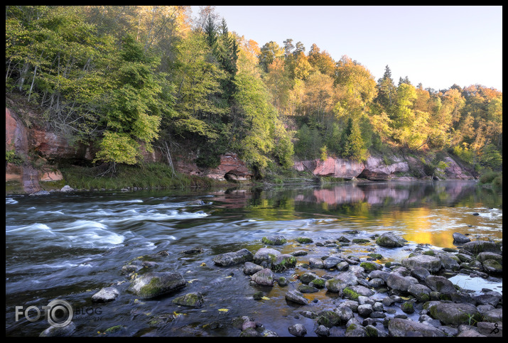 Rudens izkrāso Gauju