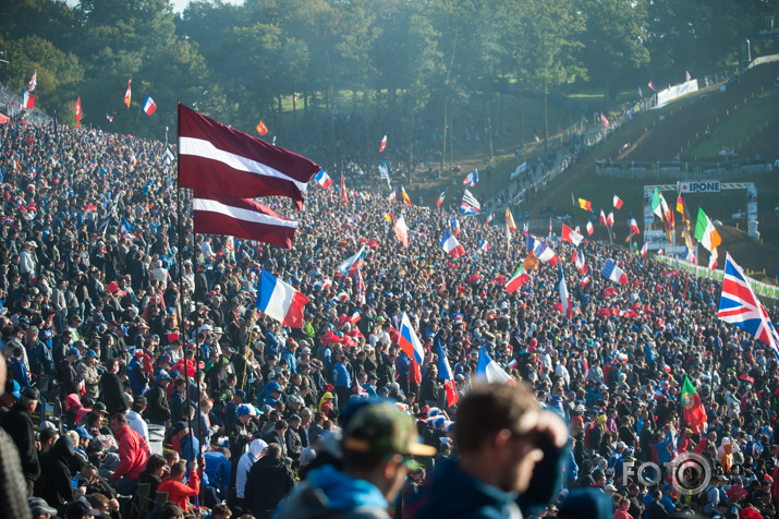 Trakie motokrosa līdzjutēji @MXoN Ernee.