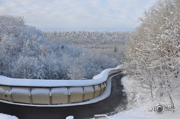 Ziemīgas noskaņas pie bobsleja trases