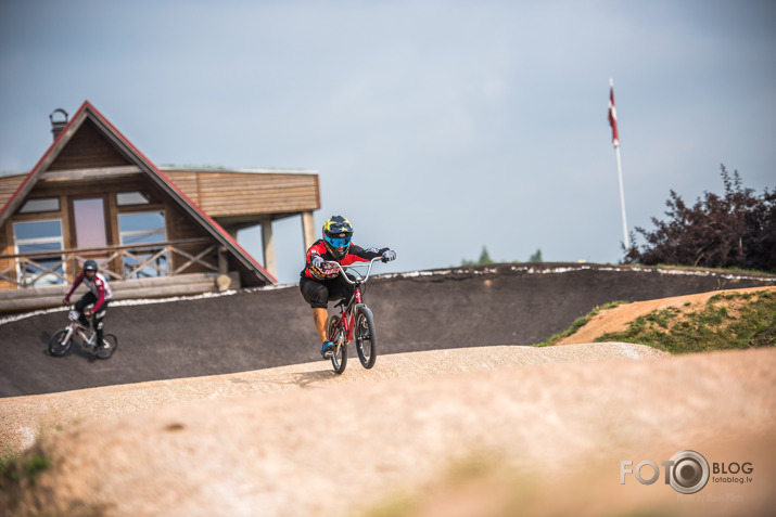 Ciemos pie BMX