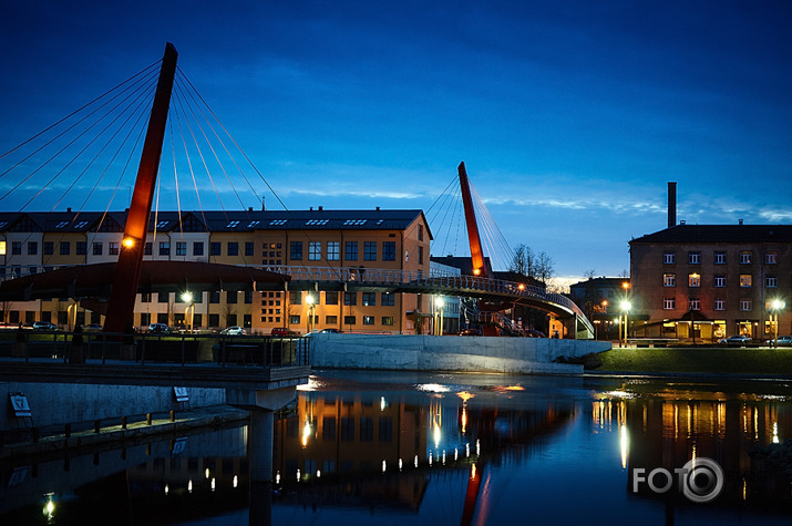 Pavasaris, pilsēta, vakars