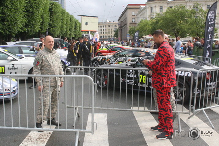 Gumball 3000 autiņi...