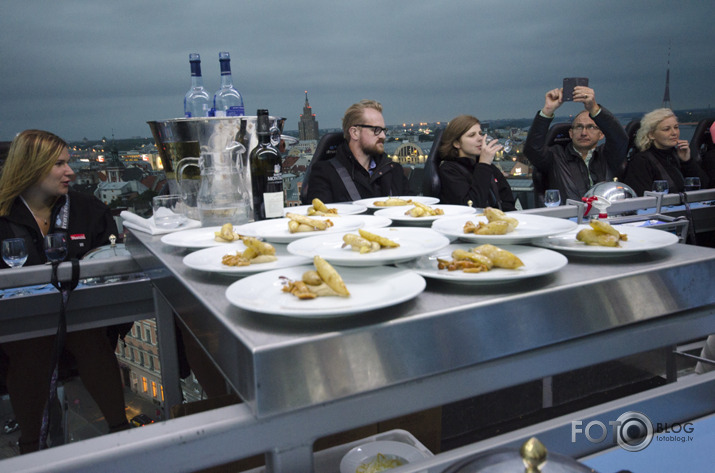 Dinner in the Sky, 50m augstumā