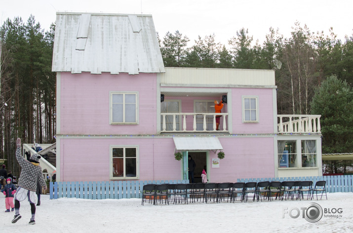 Lotes zeme Ziemassvētku noskaņās