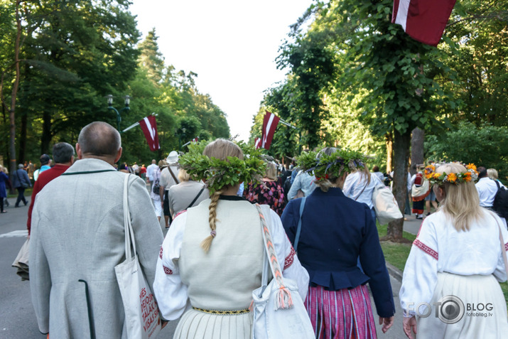 Ceļā uz svētku koncertu