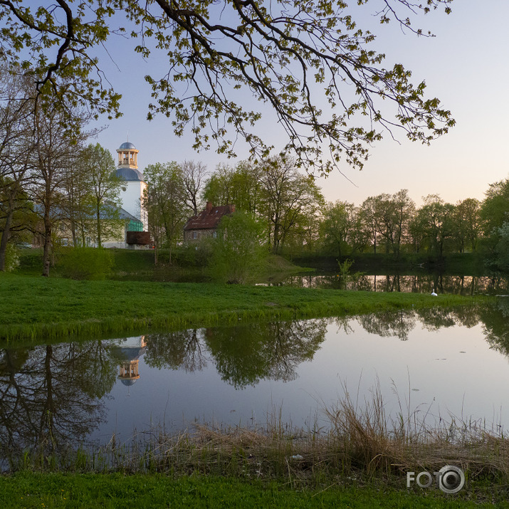 Pavasari. Krustpils pils parks