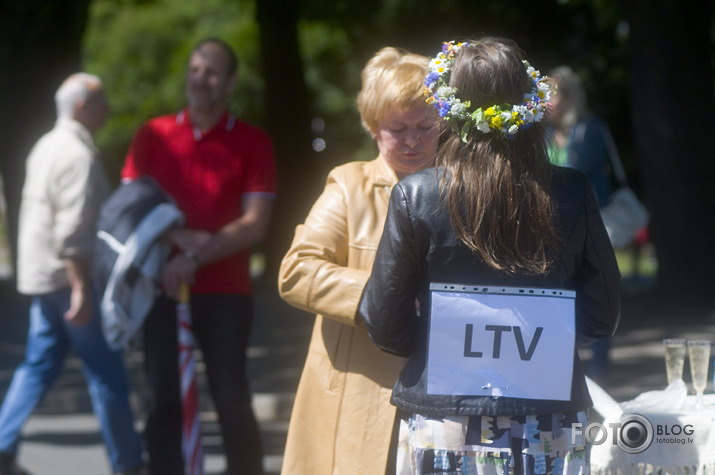 "Nāves ēnā jeb Latvijas veiksmes stāsts"