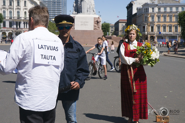 "Nāves ēnā jeb Latvijas veiksmes stāsts"