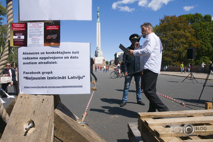 "Nāves ēnā jeb Latvijas veiksmes stāsts"