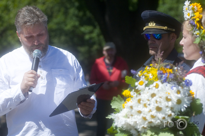 "Nāves ēnā jeb Latvijas veiksmes stāsts"