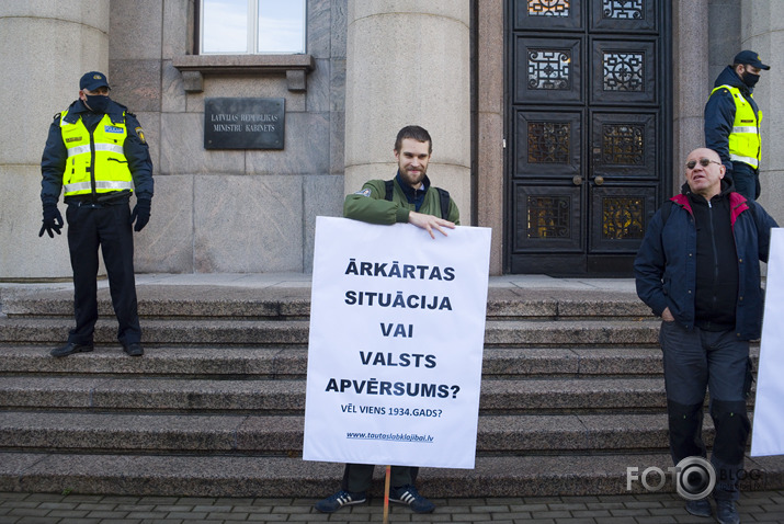 PRET ārkārtas stāvokļa izsludināšanu