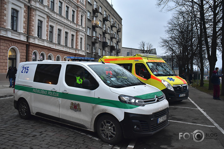 policisti un likumpārkāpēji un musori!