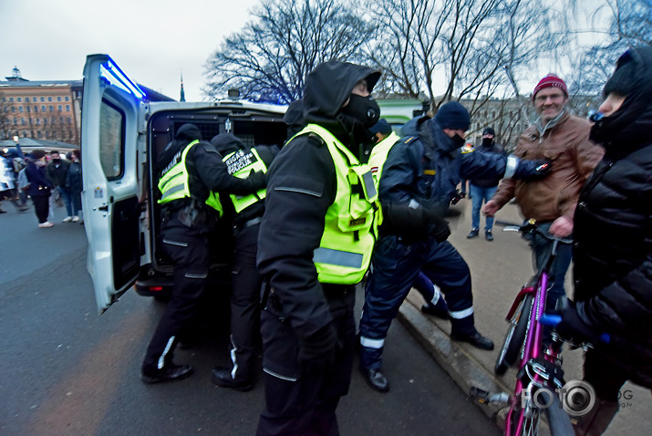 policisti un likumpārkāpēji un musori!