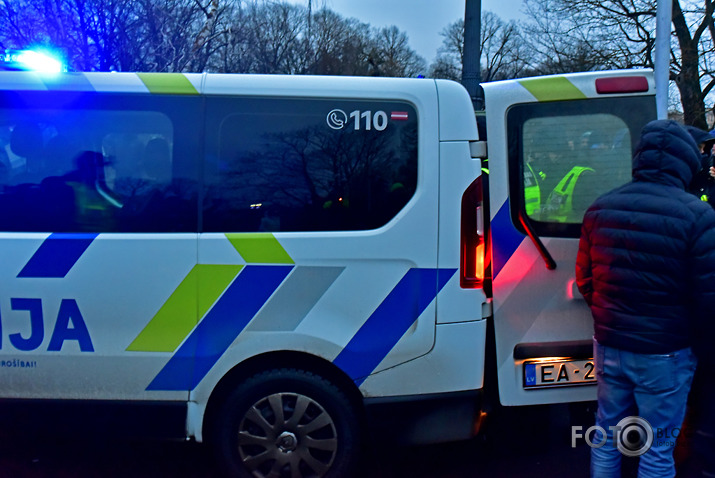 policisti un likumpārkāpēji un musori!