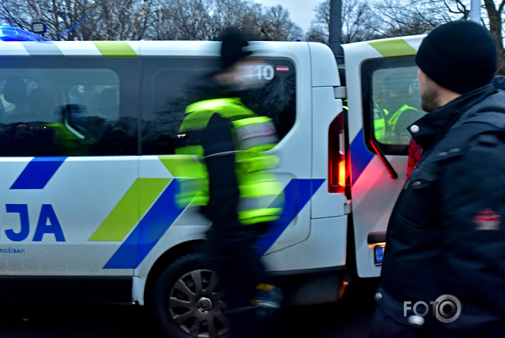 policisti un likumpārkāpēji un musori!