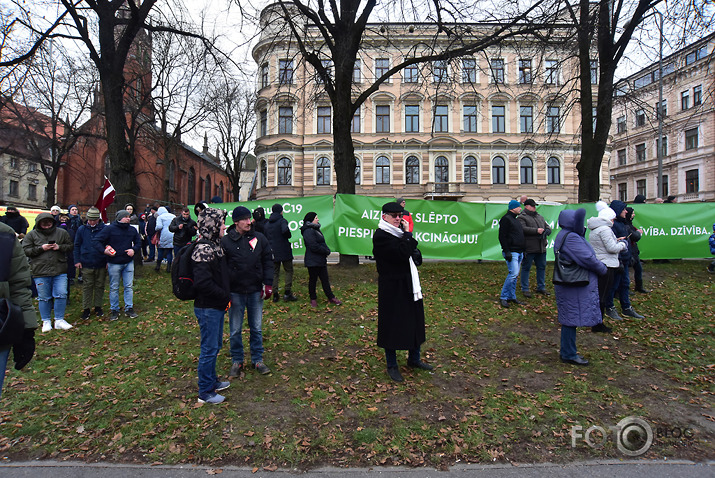 par vakcīnu blakus efektiem ne-1 neatbildēs