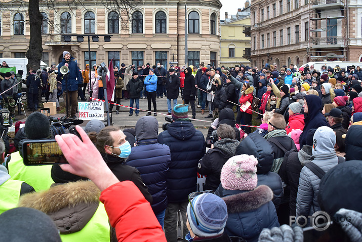 par vakcīnu blakus efektiem ne-1 neatbildēs