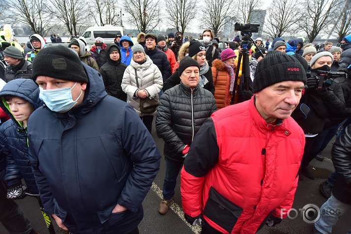 par vakcīnu blakus efektiem ne-1 neatbildēs