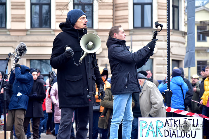 par vakcīnu blakus efektiem ne-1 neatbildēs