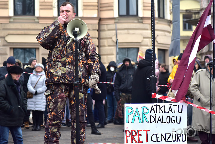 par vakcīnu blakus efektiem ne-1 neatbildēs