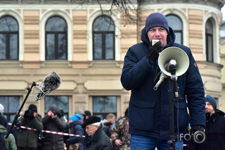 par vakcīnu blakus efektiem ne-1 neatbildēs